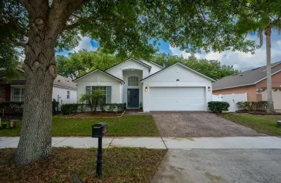9038 Oak Moss Dr