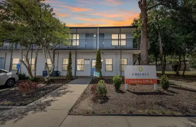 Emberly Apartment
