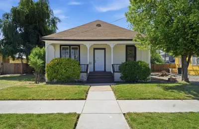 121 E Elm Street