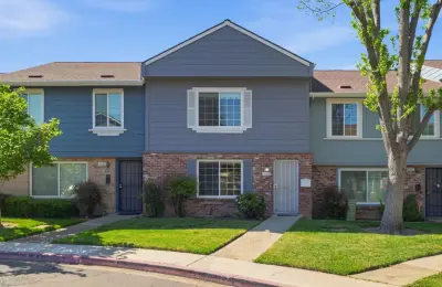 3923 Oak Villa Cir