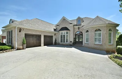 430 Oak Chase Blvd