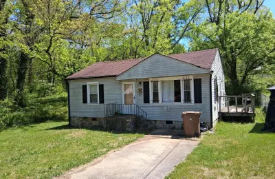 4010 Ivy Ave