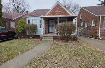 9759 Manistique St