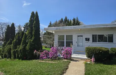 174 Wellington St